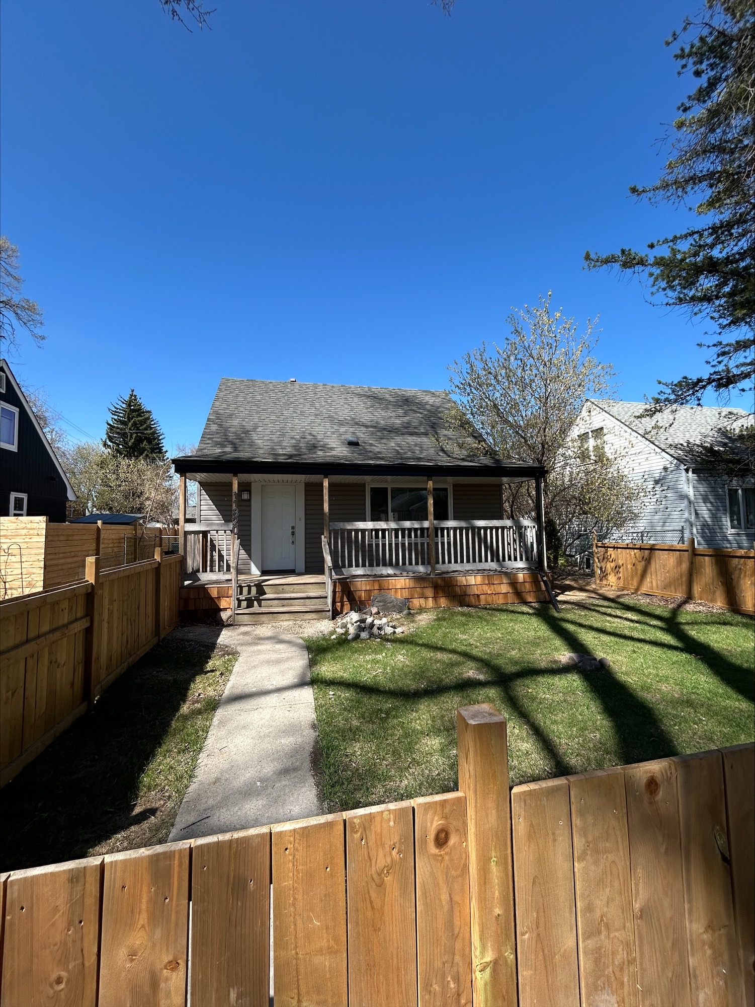 11820 61 Street NW - Full House