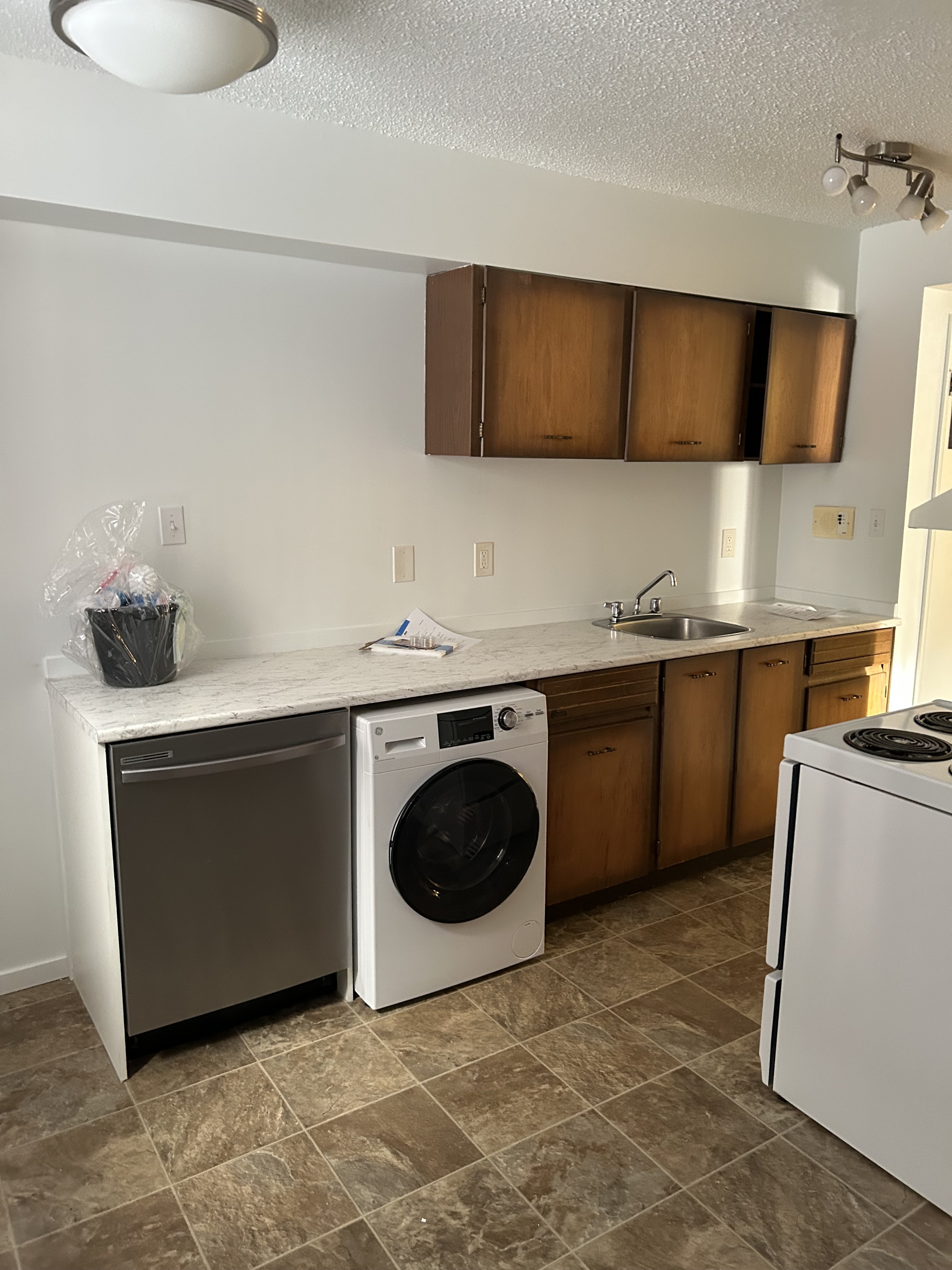 #103, 3607 118 Ave NW