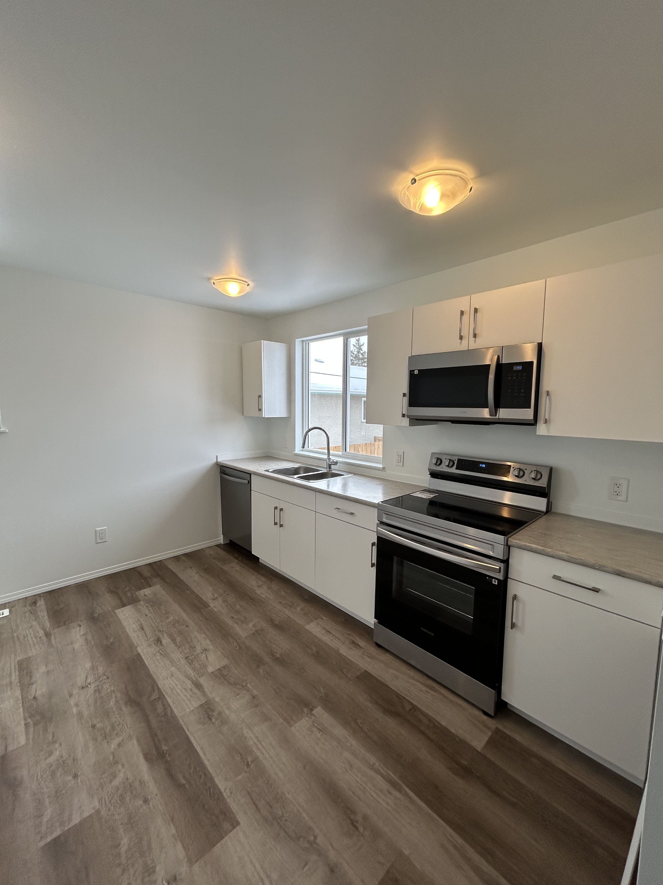 7612 136 Avenue Northwest - Upper G2