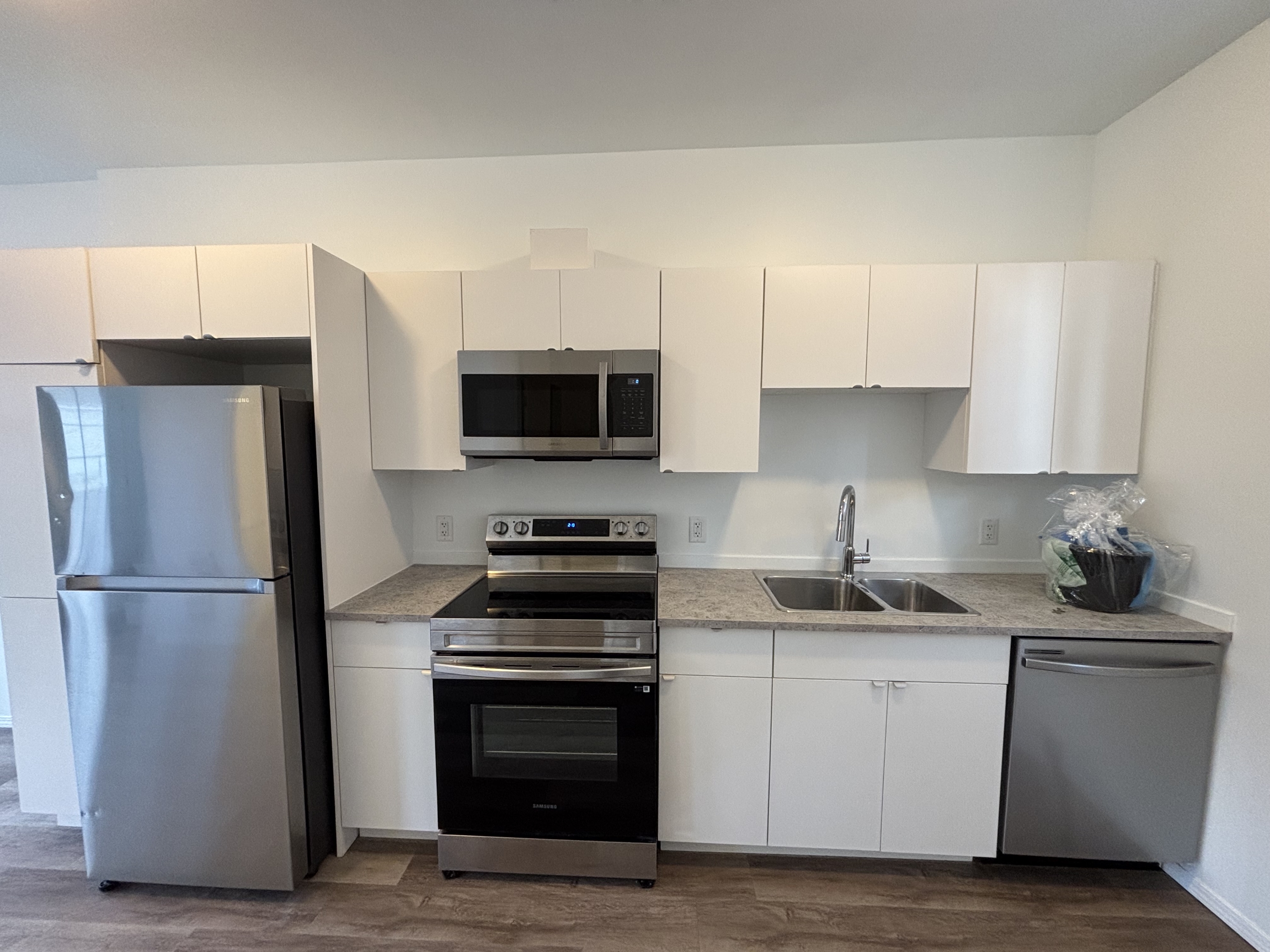 12034 41 Street NW-G2